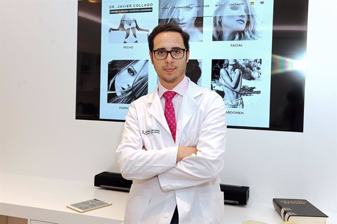 Javier Collado en su clínica de cirugía estética y plástica 