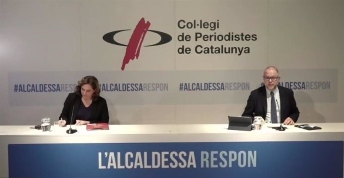 La alcaldesa de Barcelona, Ada Colau, participa en el encuentro telemtico 'L'alcaldessa respn' organizado por el Collegi de Periodistes de Catalunya