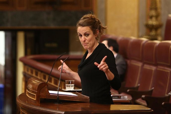La diputada de la CUP en el Congreso Mireia Vehí, interviene durante una sesión plenaria en la Cámara Baja, en Madrid (España), a 30 de noviembre de 2020. 
