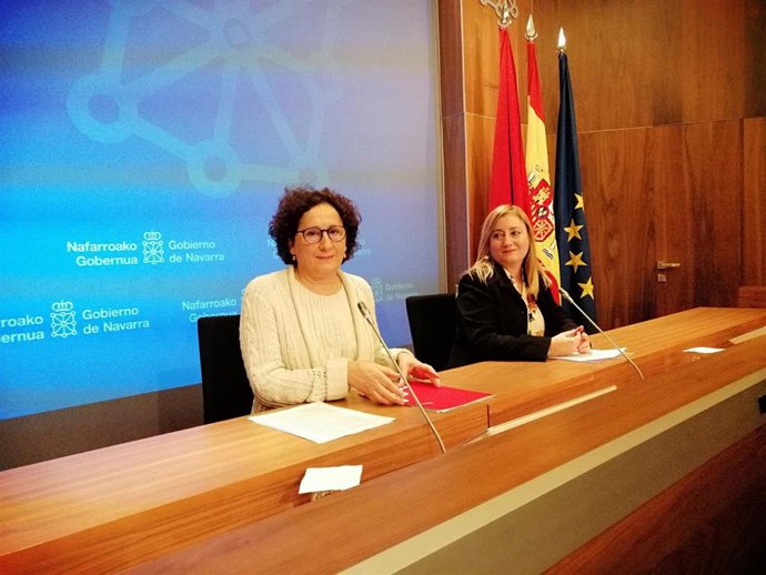 Foto de archivo de la consejera de Derechos Sociales del Gobierno foral, Mari Carmen Maeztu; y la directora gerente del SNE, Miriam Martón.