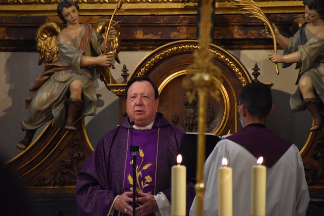 El arzobispo castrense de España, Juan del Río
