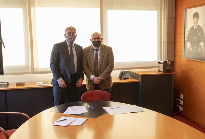 Lunet colabora con UIC Barcelona en la dotación de un fondo de becas para alumnos en riesgo de exclusión social