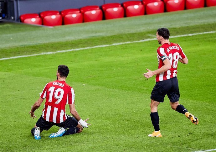 Kenan Kodro celebra su gol en el Athletic-Huesca de LaLiga Santander 2020-2021