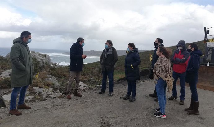 Visita de integrantes del BNG a la zona en la que se prevé construir un parque eólico que afecta a los municipios de Cabana, Ponteceso y Malpica