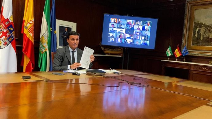 El presidente de la Diputación, Javier Aureliano García