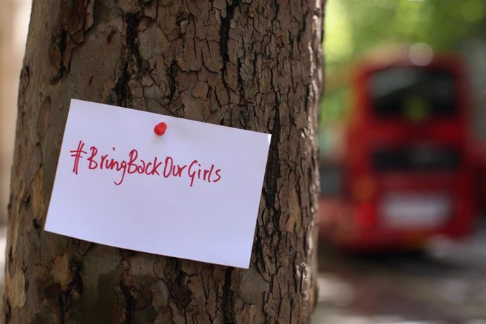 Cartel de #BringBackOurGirls para reivindicar la liberación de las niñas secuestradas en Chibok por Boko Haram en abril de 2014