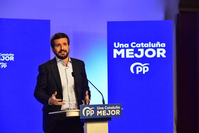 El líder del PP, Pablo Casado interviene durante el inicio de la campaña electoral para los comicios del 14 de febrero, en el Hotel Grand Marina, en Barcelona, Cataluña (España), a 28 de enero de 2021. 