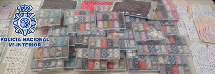 Material de cosmética para uñas intervenido