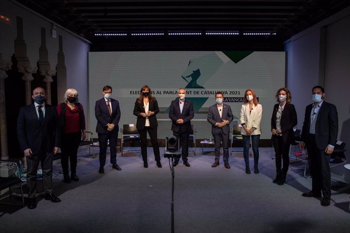 Los candidatos a las elecciones catalanas del 14 de febrero en el debate organizado por 'La Vanguardia'.