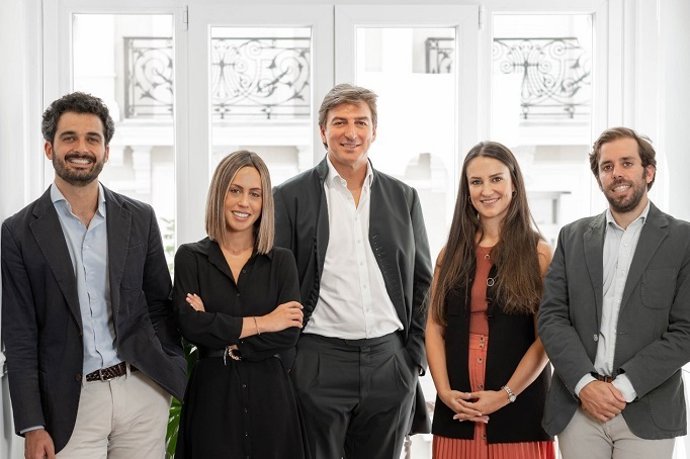El equipo de Q-Impact formado por Javier Olaguibel, Laura Pardo, Pablo Valencia, Tamara Perez-Mínguez y Álvaro Guarner