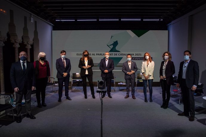 Els candidats a les eleccions catalanes del 14 de febrer en el debat que ha organitzat 'La Vanguardia'.