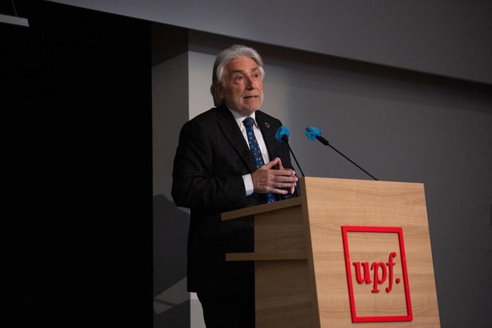 El presidente de Foment, Josep Sánchez Llibre, durante la presentación de la cátedra 'Escenarios de futuro del 'retail', turismo y servicios', en Barcelona, Catalunya, (España), a 26 de enero de 2021. 