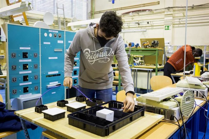 Nota De Prensa: Avanza El Proyecto Del Centro De Referencia Andaluz En Innovación Para La Fp