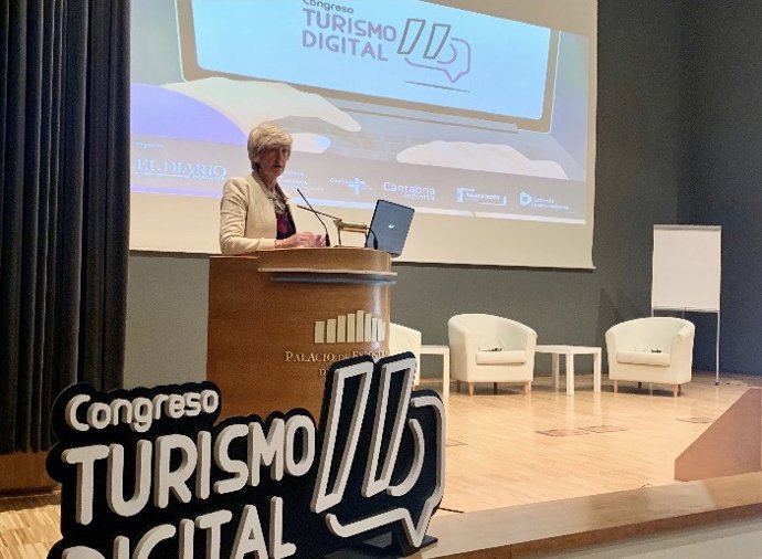 La consejera de Turismo, Marina Lombó