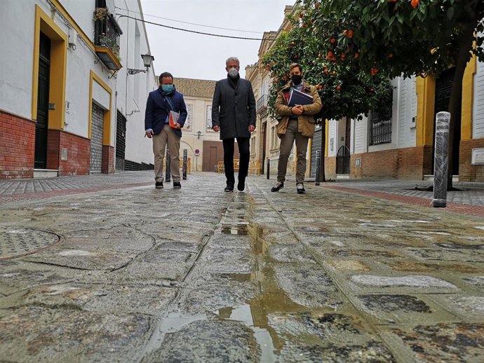 López Aparicio, en la calle Becas