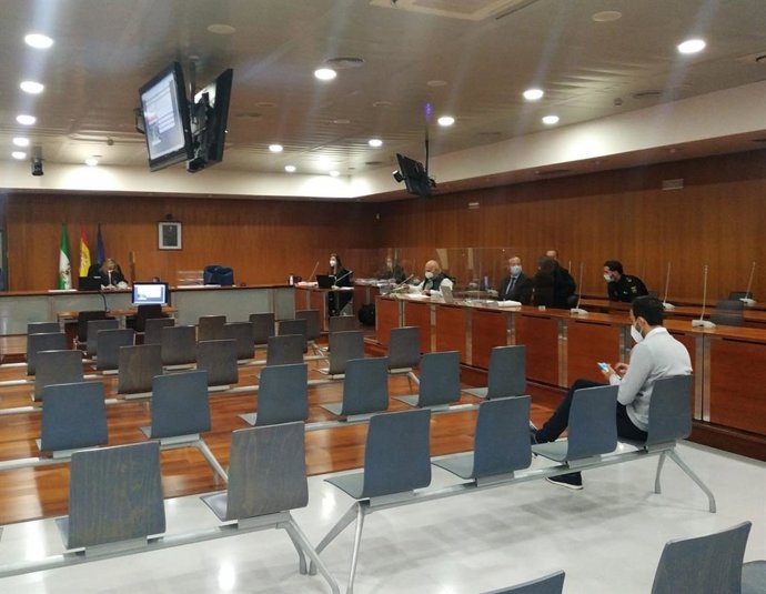 Juicio con jurado acusada de asesinato