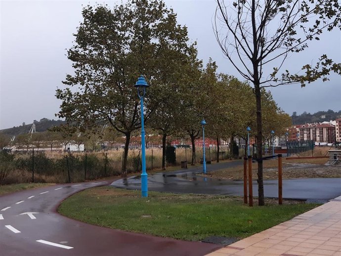 El paseo junto a la Ría en Barakaldo, en Bizkaia.