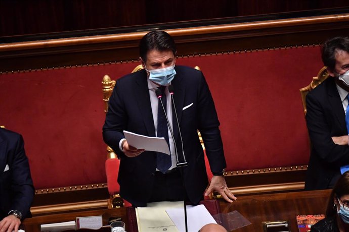 19 January 2021, Italy, Rome: Italian Prime Minister Giuseppe Conte delivers a speech at the Senate, ahead of a vote of confidence following a breakdown of government alliances after the Italia Viva party of former prime minister Matteo Renzi decided to