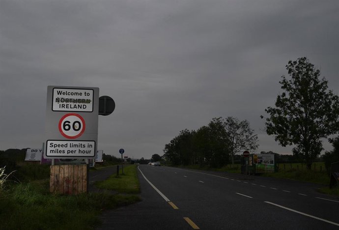 Imagen de archivo de la frontera que separa Irlanda de Irlanda del Norte.