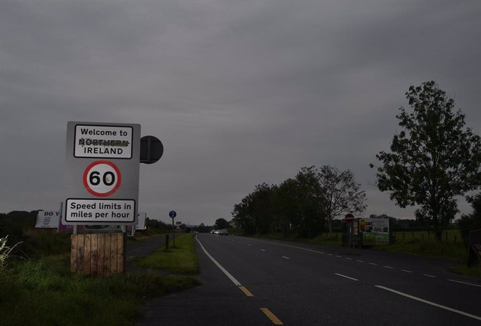 Imagen de archivo de la frontera que separa Irlanda de Irlanda del Norte.