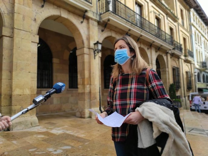 La portavoz de Somos en el Ayuntamiento de Oviedo, Ana Taboada.