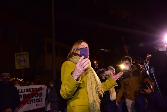 La expresidenta del Parlament de Catalunya, Carme Forcadell, reingresa en la cárcel de Mujeres de Wad-Ras después de que el Tribunal Supremo revocase su concesión del tercer grado, en Barcelona (Catalunya) el 4 de diciembre de 2020. Archivo.