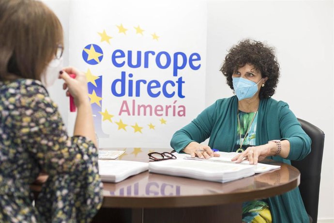 Carmen Navarro Cruz Diputada Delegada Especial de Empleo, Promoción Económica, Iniciativas Europeas, Comercio y Empresa presenta el Proyecto COSME. Europa direct.