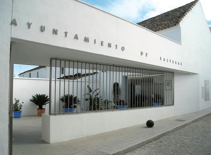 Fachada principal del Consistorio