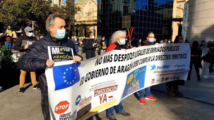 Zaragoza y Huesca se suman este domingo a las caravanas de coches contra la precariedad laboral en el sector público.