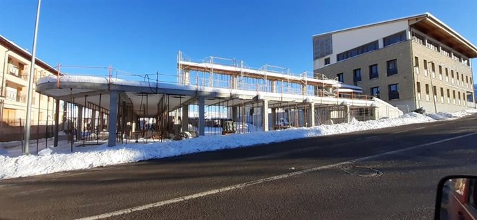 El Ayuntamiento de Cantavieja (Teruel) avanza en la construcción del nuevo polideportivo de la localidad.