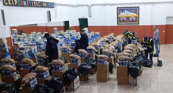 Voluntarios de las áreas de Oficinas y Distribución de Correos en Málaga continúan colaborando con los Servicios Sociales del Ayuntamiento de Málaga..