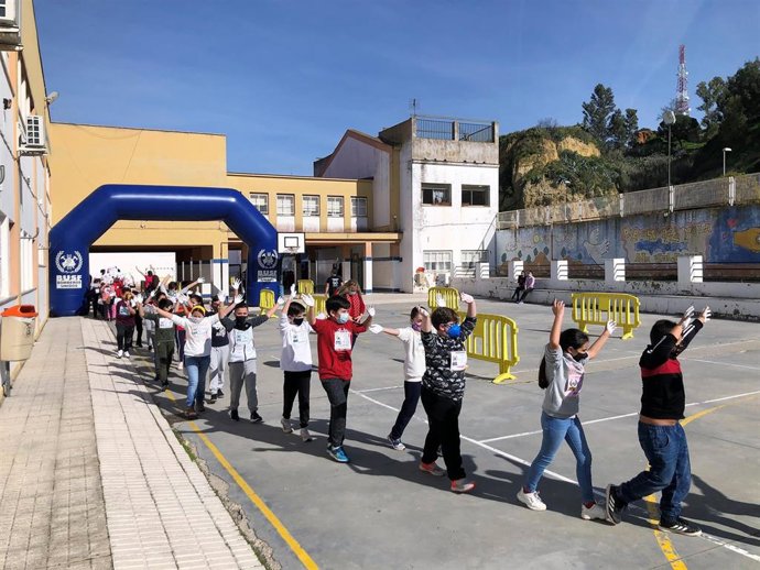 Marcha por la paz en un centro escolar