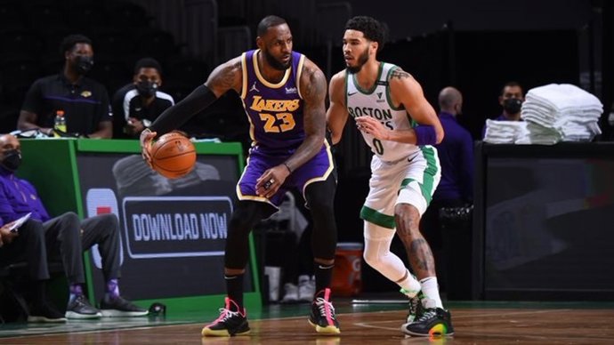 LeBron James en el Boston Celtics-Los Angeles Lakers