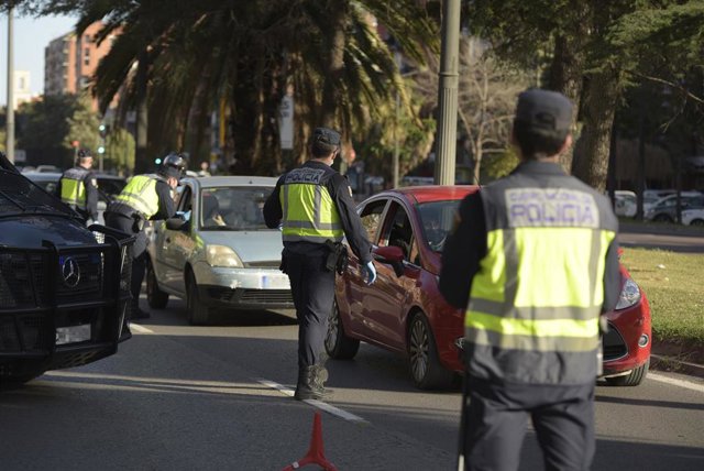 Un dispositivo policial para controlar los cierres perimetrales en 16 municipios valencianos