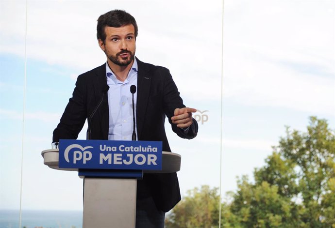 El president del PP, Pablo Casado, en un acte de la campanya de les eleccions catalanes del 14F a Badalona (Barcelona)