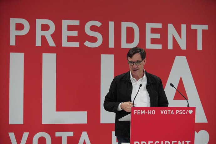 El candidato del PSC a la Presidencia de la Generalitat, Salvador Illa, en un acto telemático desde Tortosa (Tarragona).