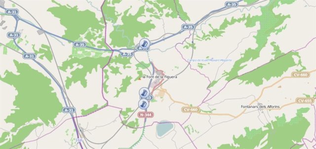 Vehículos volcados en Font de la Figuera