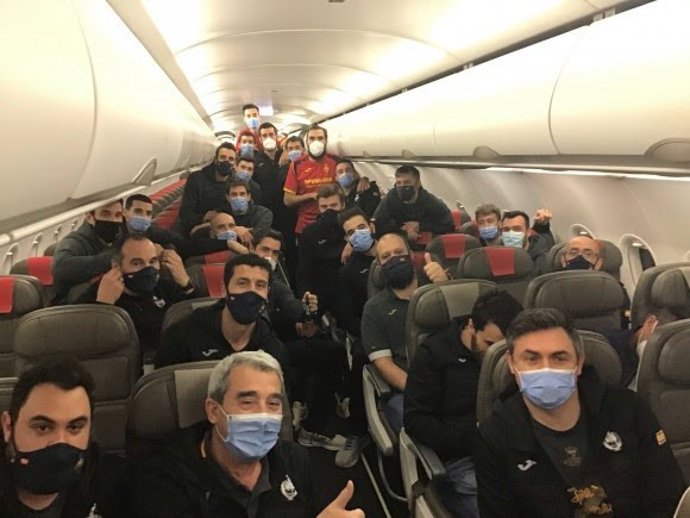 La selección de balonmano regresa a España con Iberia