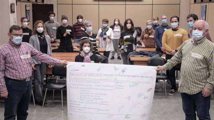 Imagen de la reunión mantenida hace unos meses para la constitución de la comunidad ciudadana de energía de Navarra Arena.