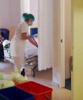 Foto: Un estudio de CCOO Sevilla constata que externalizar la limpieza hospitalaria aumenta el gasto "entre un 20% y un 30%"