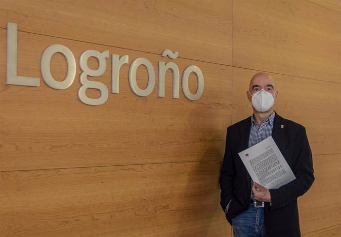 El portavoz del Grupo Municipal de Cs en Logroño, Ignacio Tricio, tras la comparecencia de prensa