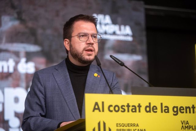 El vicepresidente de la Generalitat en funciones y candidato de ERC a la Presidencia, Pere Aragons, en un acto telemático de campaña.