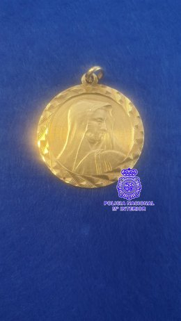 Medalla que figura entre las joyas vendidas por el ahora detenido.