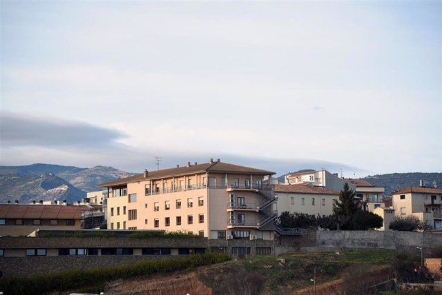 Fachada de la residencia de ancianos Sant Hospital de Tremp (Pallars Jussà), en Lleida.