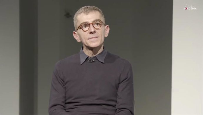 El Teatre Akadmia celebra los 20 años de Moreno Bernardi en Barcelona con dos obras