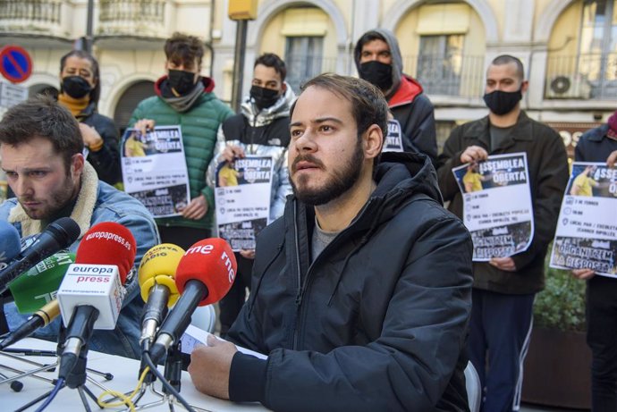 El rapero Pablo Hasel, en una rueda de prensa en Lleida después de que la Audiencia Nacional haya ordenado su ingreso en prisión.