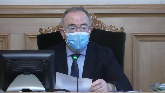 El alcalde de Santiago, Xosé Sánchez Bugallo, en el pleno del debate sobre el estado del municipio.