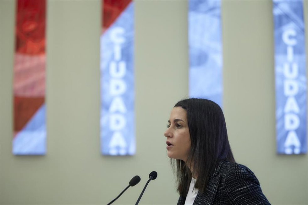 La presidenta de Ciudadanos, Inés Arrimadas, durante una rueda de prensa en la sede del partido en Madrid.