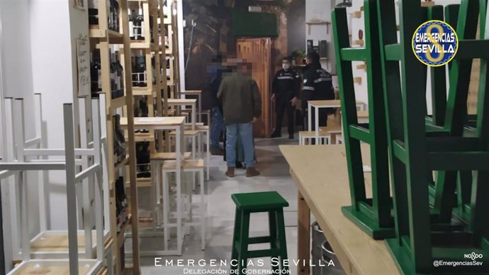 Bar de Amador de los Ríos denunciado por incumplir el horario de cierre