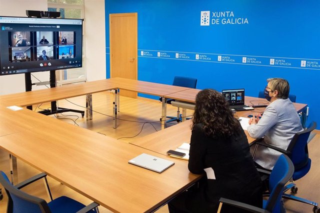 La conselleira do Mar, Rosa Quintana, y la presidenta de Portos de Galicia, Susana Lenguas, se reúnen con los presidentes de las cinco autoridades portuarias de Galicia.